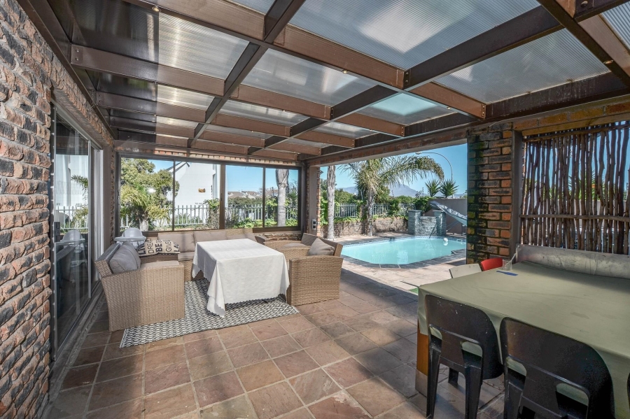 6 Bedroom Property for Sale in De Tijger Western Cape